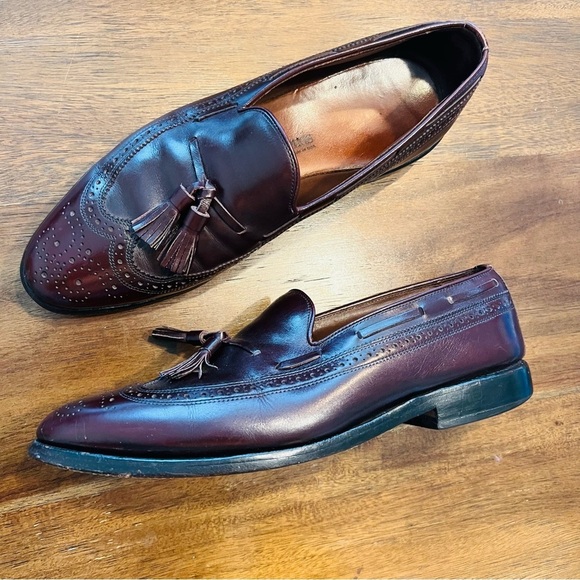 Allen Edmonds Burgundy Manchester Tassel Loafers 9 - Picture 2 of 8